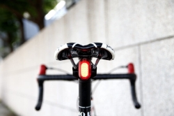 infini-lampa-tylna-olley-r-usb-new-20197.jpg