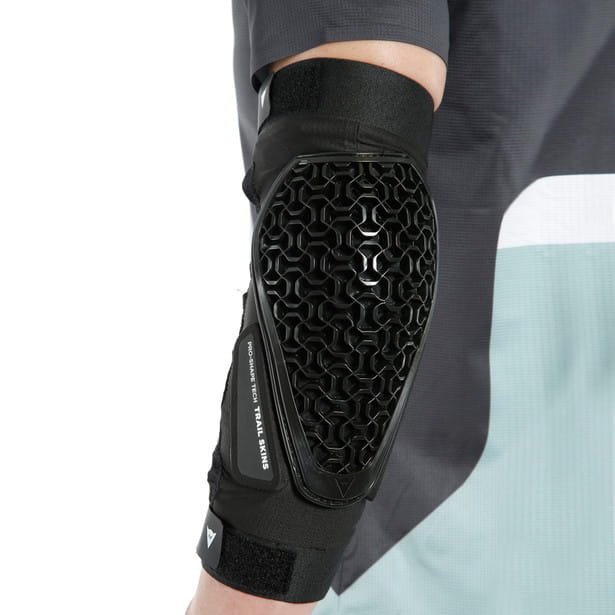 trail-skins-pro-elbow-guards-black1.jpg
