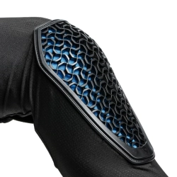 trail-skins-air-knee-guards-0black.webp