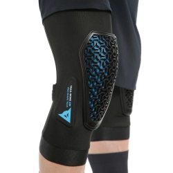 trail-skins-air-knee-guards-blac11k.webp