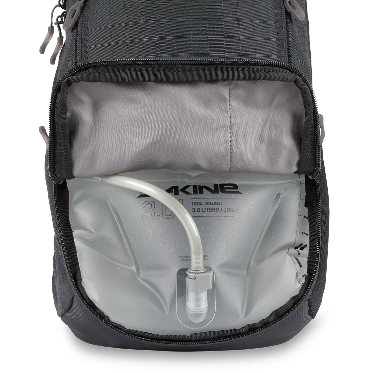 088d1d76-plecak-dakine-syncline-12l.webp