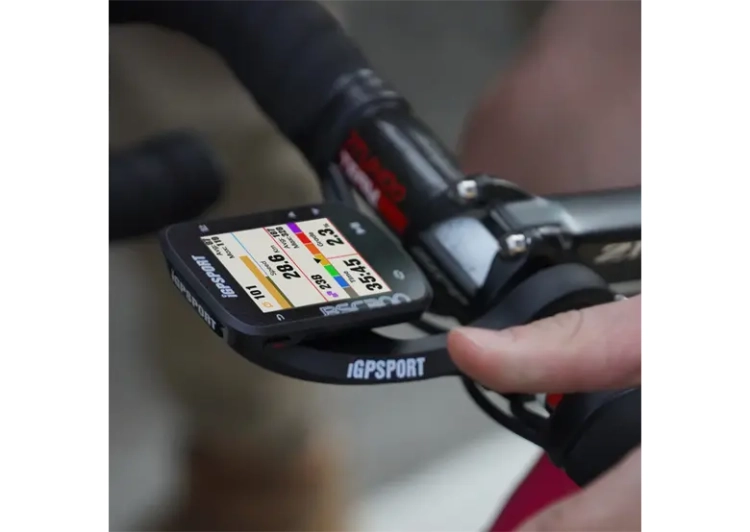 igpsport-bsc300-zestaw-promo-2-204438-f-sk7-w780-h554_10.webp