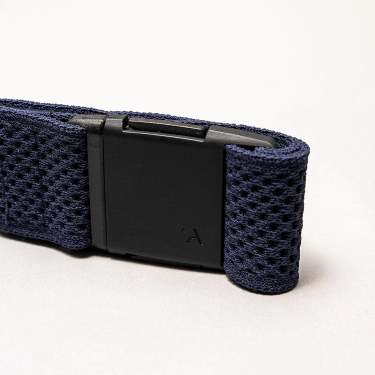 Momentum_Navy-buckle2-UA-FWCFMO5.png