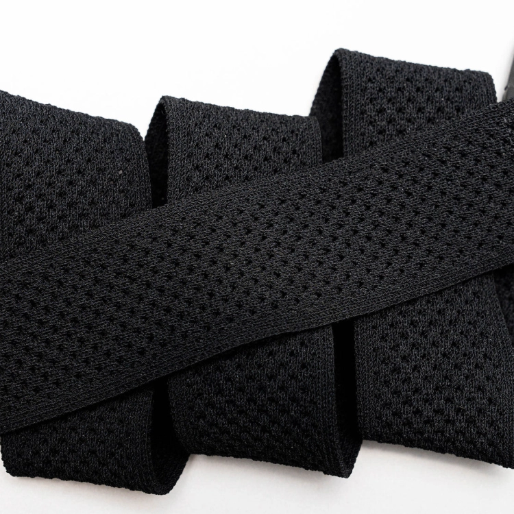 Momentum-Black-webbing-UA-FWCFMO.png