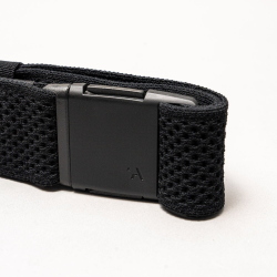 Momentum-Black-buckle2-UA-FWCFMO.png
