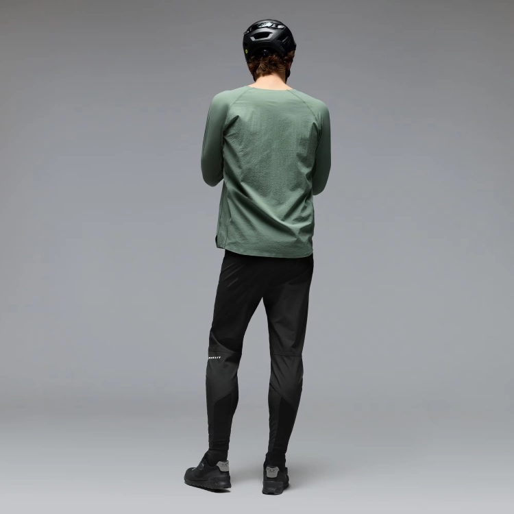 FOA407941__74O_ombk1.png