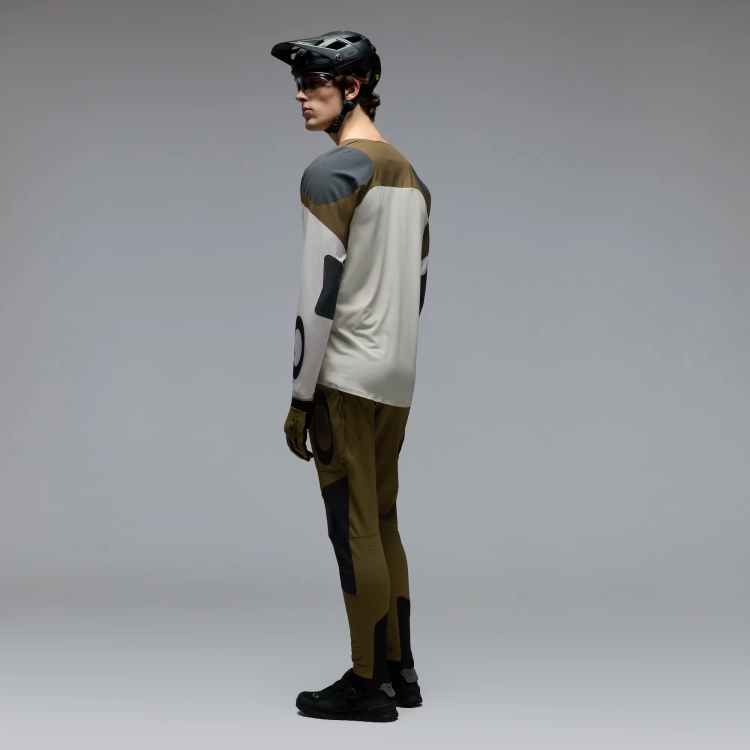 FOA406792__25I_ombk1.png