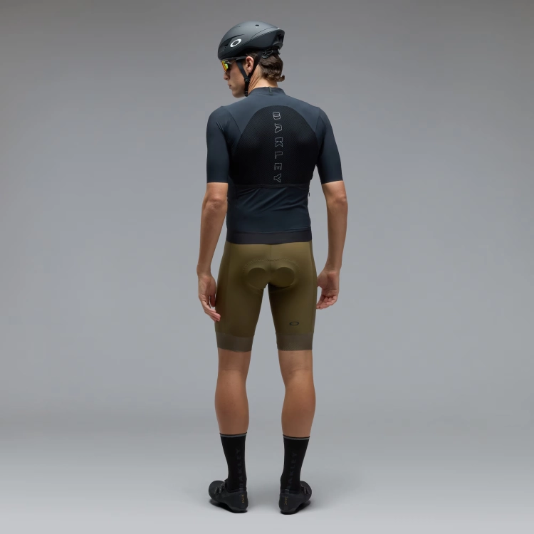 FOA406091__7CE_omfb1.png