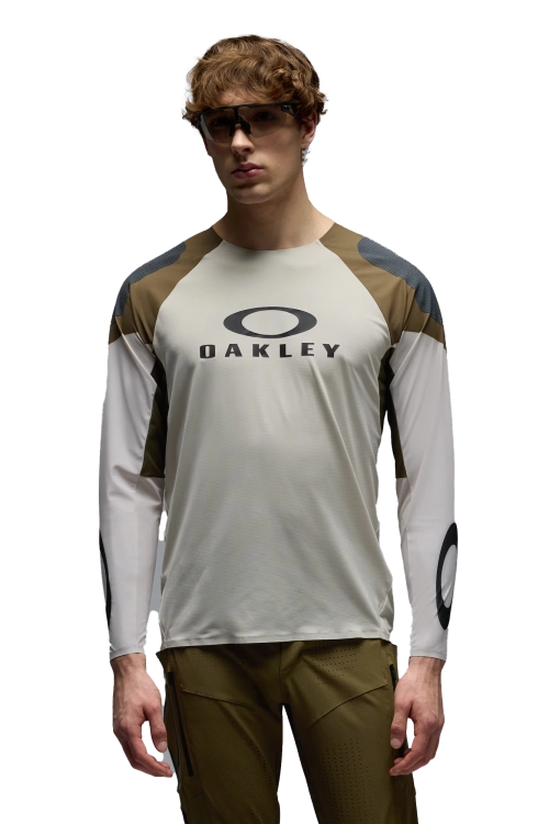 FOA406792__25I_omfb1.png
