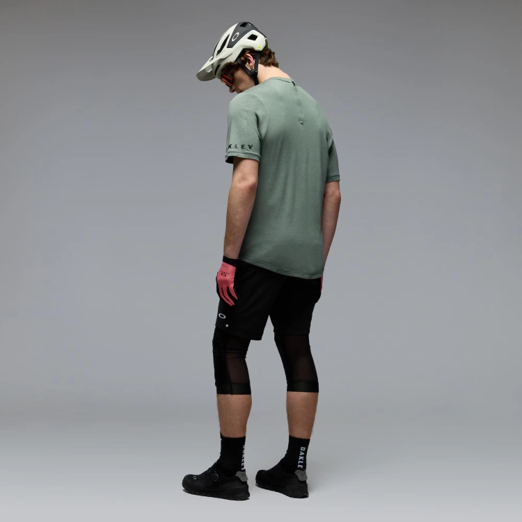 FOA405471__74O_ombk1.png