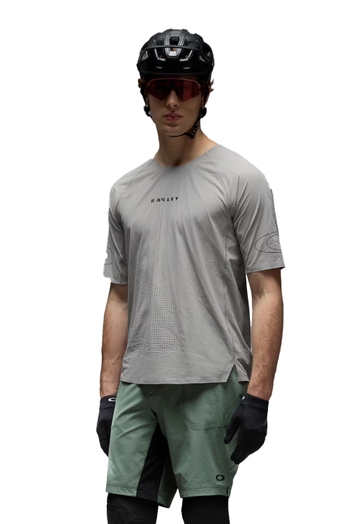 FOA407940__314_omfr1.png