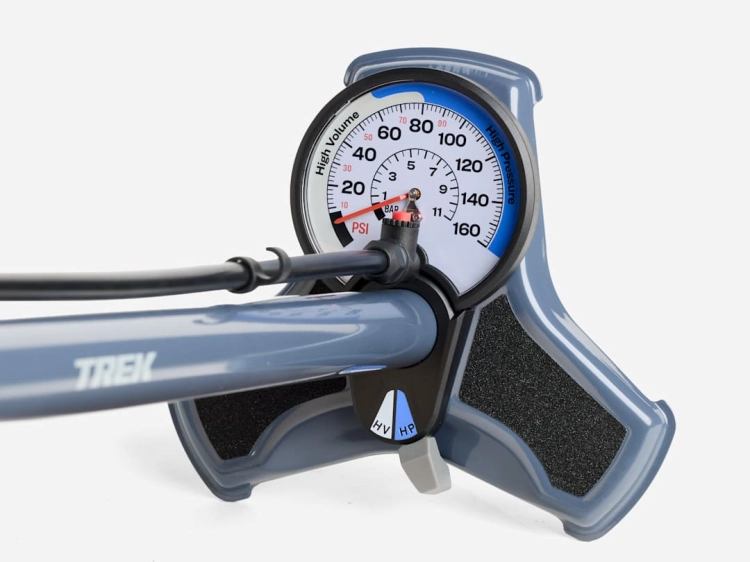 TrekDualChargerPump-63403-A-Alt2.png